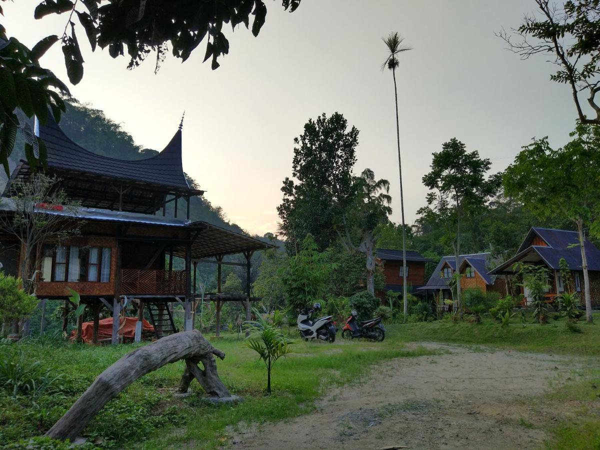 Canyon Jungle Stay Bukittinggi Exterior foto